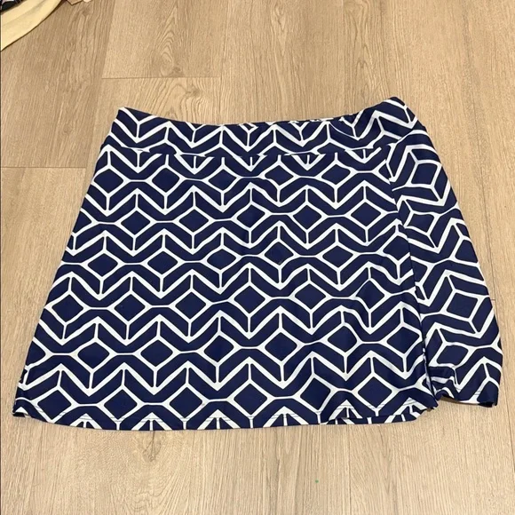 JUDE CONNALLY NAVY AND WHITE ACTIVE SKORT EUC SIZE MEDIUM - Picture 1 of 3